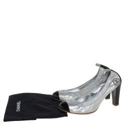 Pre Owned Chanel Silver/Black Suede And Patent Leather Cap Toe Elastic Ballet Pumps Size 38