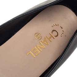 Pre Owned حذاء باليرينا فلات شانيل مزين زهرة كاميليا جلد أسود مقاس 40