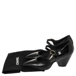 Pre Owned حذاء كعب عالي شانيل دورساي جلد أسود لامع بحزام كاحل مقاس 35.5