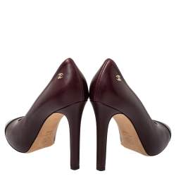 Pre Owned حذاء كعب عالي شانيل جلد بني / أسود بمقدمة مستديرة مقاس 38.5