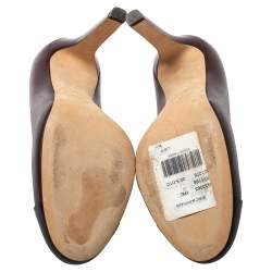 Pre Owned حذاء كعب عالي شانيل جلد بني / أسود بمقدمة مستديرة مقاس 38.5