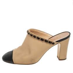 Pre Owned Chanel Beige/Black Leather CC Sandals Size 38.5