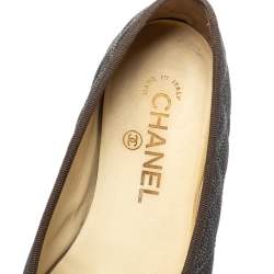 مملوكة مسبقًا Chanel Grey Quilted Leather Ballet Flats Size 36.5