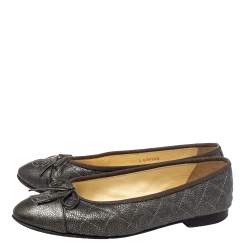 مملوكة مسبقًا Chanel Grey Quilted Leather Ballet Flats Size 36.5