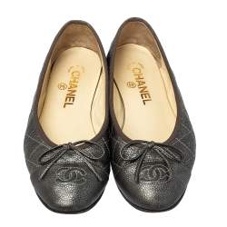مملوكة مسبقًا Chanel Grey Quilted Leather Ballet Flats Size 36.5