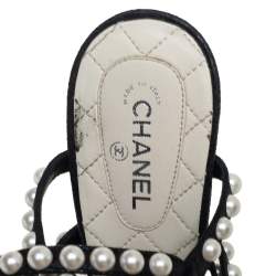 مملوكة مسبقًا Chanel Black Leather Faux Pearl Embellished Strappy Sandals Size 39