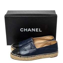 مملوكة مسبقًا Chanel Navy Blue/Black Leather CC Cap Toe Espadrille Flats Size 37