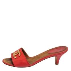 Pre Owned Chanel Red Leather CC Slide Sandals Size 37
