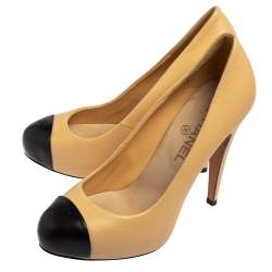 Pre Owned Chanel Beige/Black Leather CC Cap Toe  Pumps Size 38