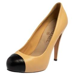 Pre Owned Chanel Beige/Black Leather CC Cap Toe  Pumps Size 38