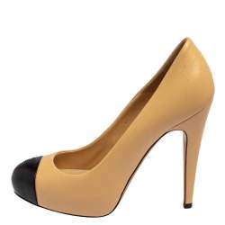 Pre Owned Chanel Beige/Black Leather CC Cap Toe  Pumps Size 38