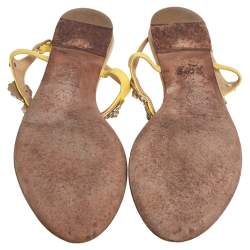 مملوكة مسبقًا Chanel Yellow/Beige Leather and Suede Camellia Medallion T Strap Thong Sandals Size 37