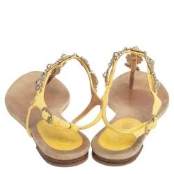 مملوكة مسبقًا Chanel Yellow/Beige Leather and Suede Camellia Medallion T Strap Thong Sandals Size 37