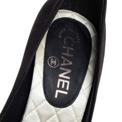 Pre Owned Chanel Black Satin CC Heel Pumps Size 37