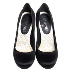 Pre Owned Chanel Black Satin CC Heel Pumps Size 37