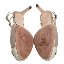 Pre Owned صندل شانيل سير فتحة كعب مزخرف كاميليا كانفاس وجلد رمادي مقاس 38.5