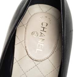 Pre Owned Chanel Black CC Camellia Leather Pumps Size 38.5
