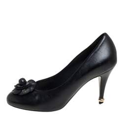 Pre Owned Chanel Black CC Camellia Leather Pumps Size 38.5