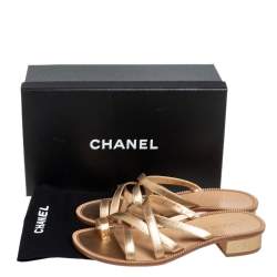 مملوكة مسبقًا Chanel Gold Leather CC Slide Sandals Size 39