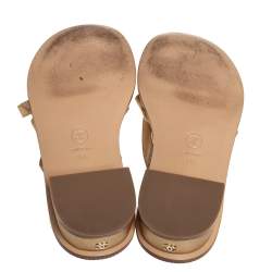 مملوكة مسبقًا Chanel Gold Leather CC Slide Sandals Size 39