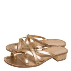 مملوكة مسبقًا Chanel Gold Leather CC Slide Sandals Size 39