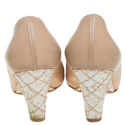 Pre Owned حذاء كعب عالي شانيل جلد بيج/أسود مزين زهرة كاميليا كعب روكي فيليني مقاس 36.5