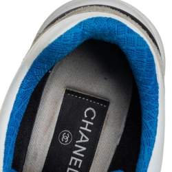 مملوكة مسبقًا Chanel White/Grey Suede, Leather And Fabric CC Low-Top Sneakers Size 38.5