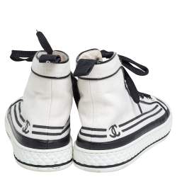 مملوكة مسبقًا Chanel White Canvas And Leather CC Cap Toe Pearl Embellished High Top Sneakers Size 40