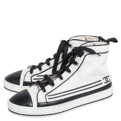 مملوكة مسبقًا Chanel White Canvas And Leather CC Cap Toe Pearl Embellished High Top Sneakers Size 40
