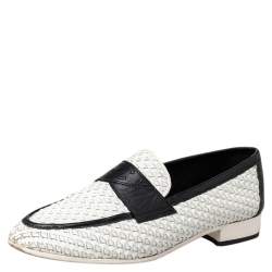 مملوكة مسبقًا Chanel White/Black Woven Leather Slip On Loafers Size 38