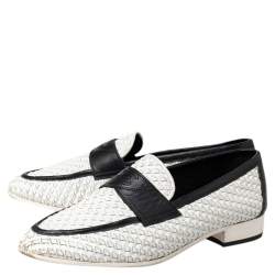 مملوكة مسبقًا Chanel White/Black Woven Leather Slip On Loafers Size 38
