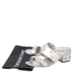 مملوكة مسبقًا Chanel Silver Leather Embellished Slide Sandals Size 39