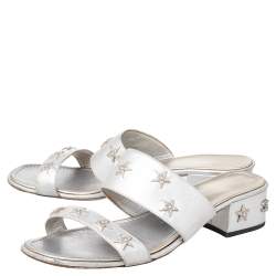 مملوكة مسبقًا Chanel Silver Leather Embellished Slide Sandals Size 39