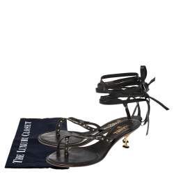 Pre Owned صندل شانيل فينتدج جلد أسود حزام للكاحل بإصبع مرصع CC مقاس 37 