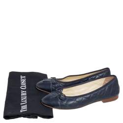 مملوكة مسبقًا Chanel Blue Quilted Leather CC Cap Toe Ballet Flats Size 37