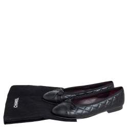 مملوكة مسبقًا Chanel Black Quilted Leather CC Bow Cap Toe Ballet Flats Size 36.5