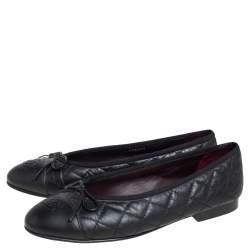 مملوكة مسبقًا Chanel Black Quilted Leather CC Bow Cap Toe Ballet Flats Size 36.5