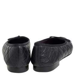 مملوكة مسبقًا Chanel Black Quilted Leather CC Bow Cap Toe Ballet Flats Size 36.5