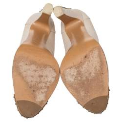 Pre Owned حذاء كعب عالي شانيل كعب وغطاء مقدمة سي سي مزخرف جلد بيج مقاس 39