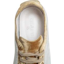 Pre Owned حذاء رياضي شانيل سي سي مطاط وقطيفة أبيض/ذهبي  بعنق منخفض مقاس 39