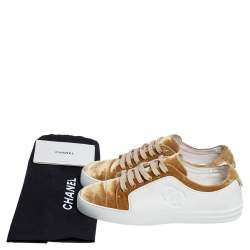 Pre Owned حذاء رياضي شانيل سي سي مطاط وقطيفة أبيض/ذهبي  بعنق منخفض مقاس 39