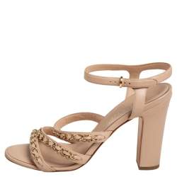 Pre Owned صندل شانيل جلد بيج مزين بسلسلة بحزام كاحل مقاس 38