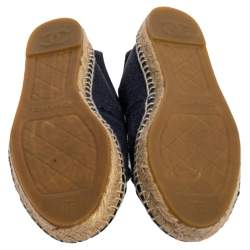 مملوكة مسبقًا Chanel Blue/Black Canvas CC Cap Toe Espadrille Flats Size 38