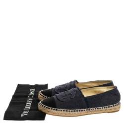 مملوكة مسبقًا Chanel Blue/Black Canvas CC Cap Toe Espadrille Flats Size 38