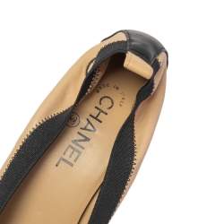 Pre Owned Chanel Beige/Black Leather Cap Toe Scrunch Pumps Size 40.5