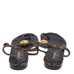 Pre Owned صندل شانيل بإصبع فلات سير كاحل مزخرف نجمة جلد أسود مقاس 35