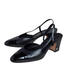 مملوكة مسبقًا Chanel Metallic Black Leather And Patent Leather Cap Toe CC Block Heel Slingback Sandals Size 36.5