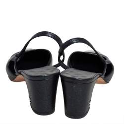 مملوكة مسبقًا Chanel Metallic Black Leather And Patent Leather Cap Toe CC Block Heel Slingback Sandals Size 36.5