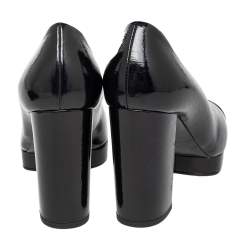 Pre Owned حذاء كعب عالي شانيل CC جلد أسود لامع بمقدمة مستديرة وكعب مربع سميك مقاس 37