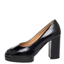 Pre Owned حذاء كعب عالي شانيل CC جلد أسود لامع بمقدمة مستديرة وكعب مربع سميك مقاس 37